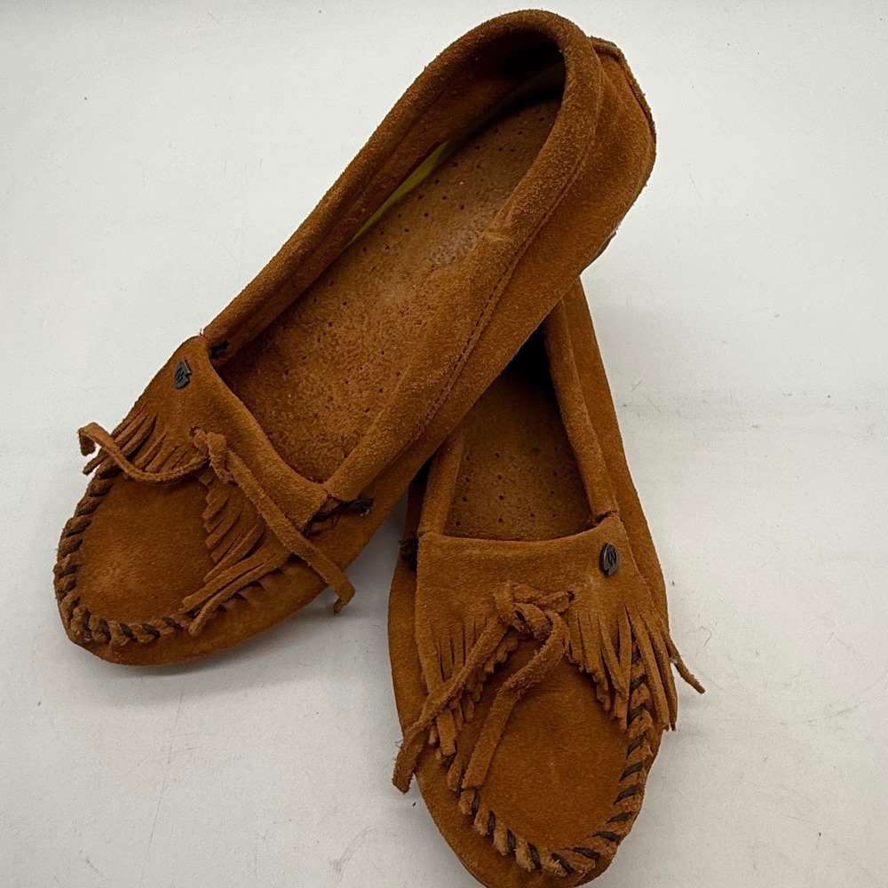 Minnetonka Kilty Fringe Suede Moccasins Brown Tan Loafers Flats cabin 9.5 indie